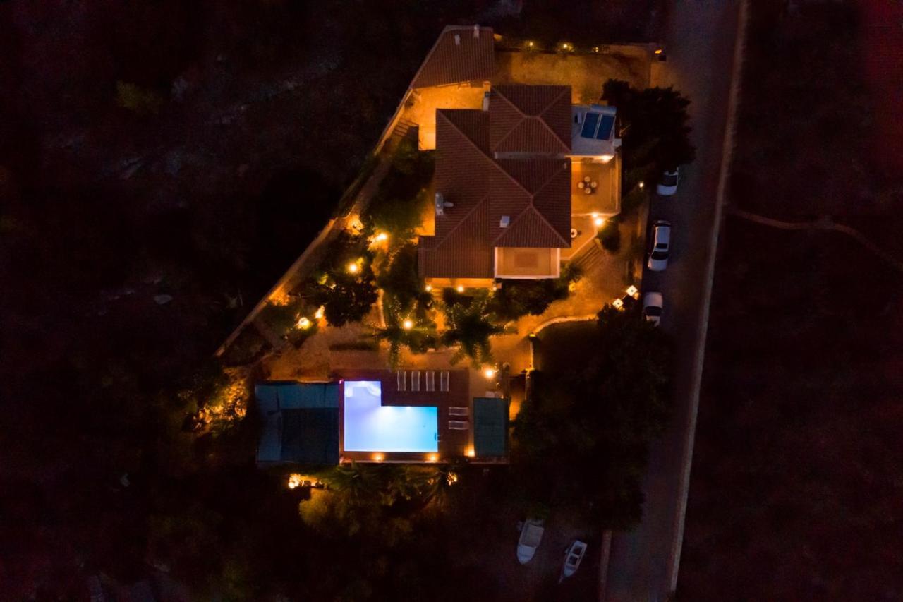 Villa Maira Luxurious With Private Swimming Pool Kórfos Eksteriør billede