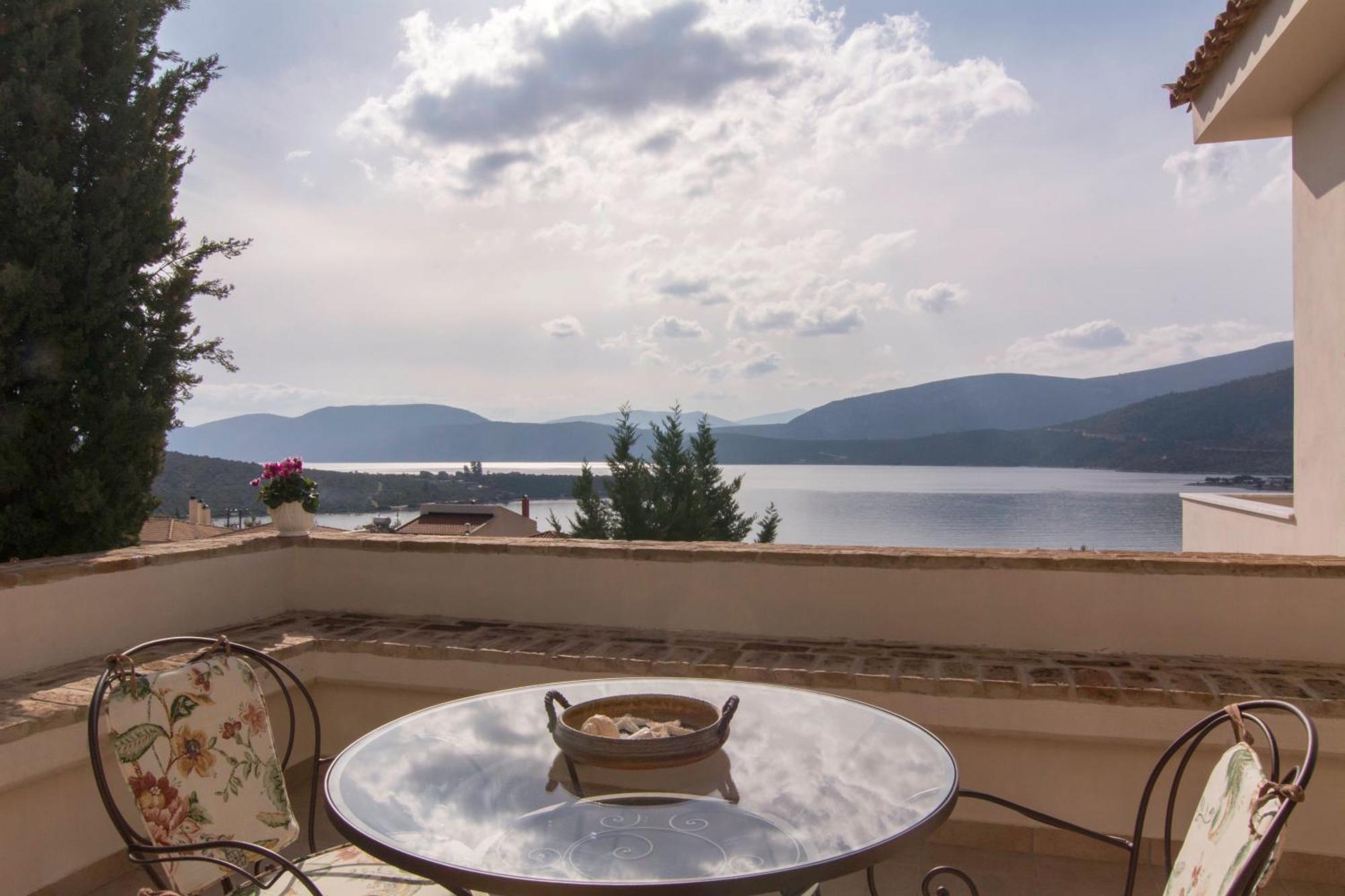 Villa Maira Luxurious With Private Swimming Pool Kórfos Eksteriør billede